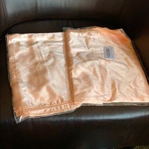 Never worn!!!